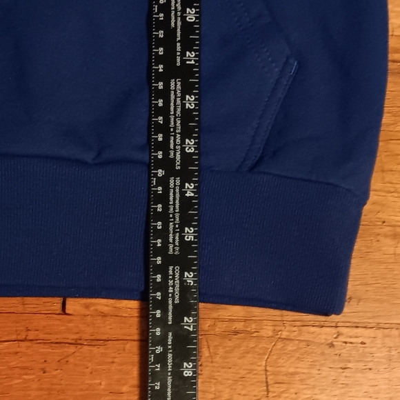 Snoopy Basketball Peanuts Hoodie NEW nwot shirt Charlie Brown woodstock cartoon - Picture 6 of 7